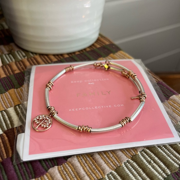 π KEEP Collective Inspo Bracelet by Stella & Dot, with tree of life charm, New - Picture 4 of 9